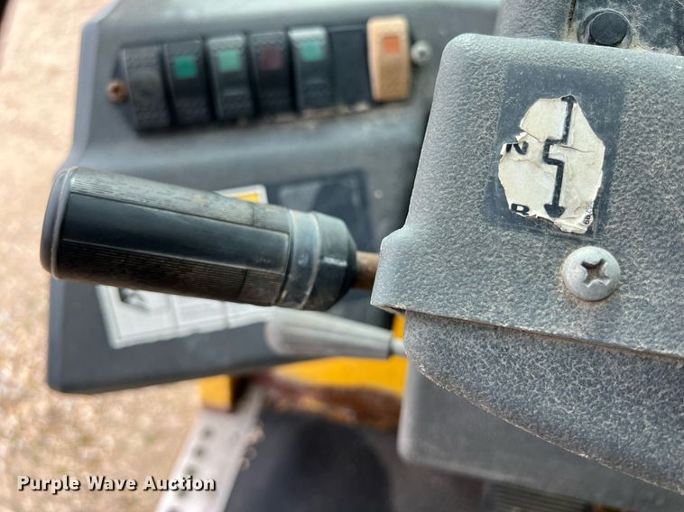 image for item KV9862 2004 Gehl DL10H telehandler