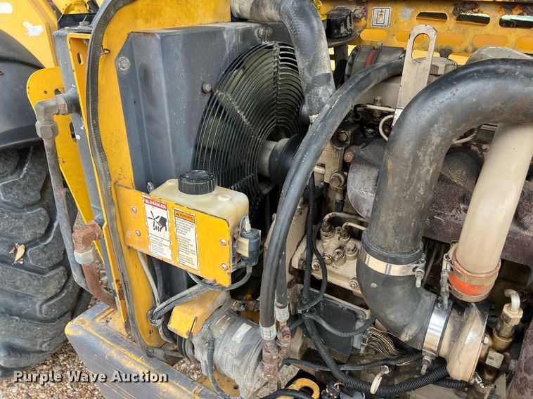 image for item KV9862 2004 Gehl DL10H telehandler