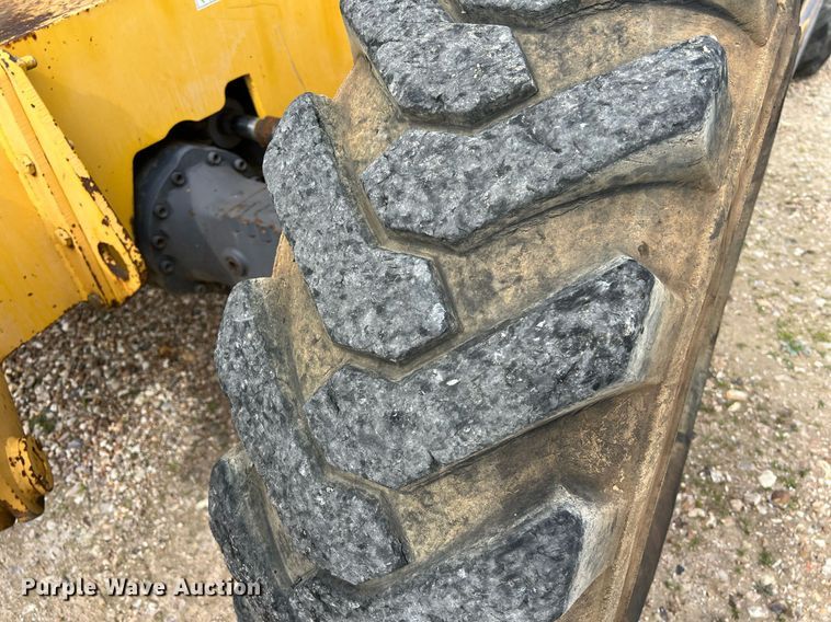 image for item KV9862 2004 Gehl DL10H telehandler