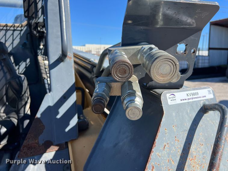 image for item KV9869 2012 John Deere 328D skid steer loader