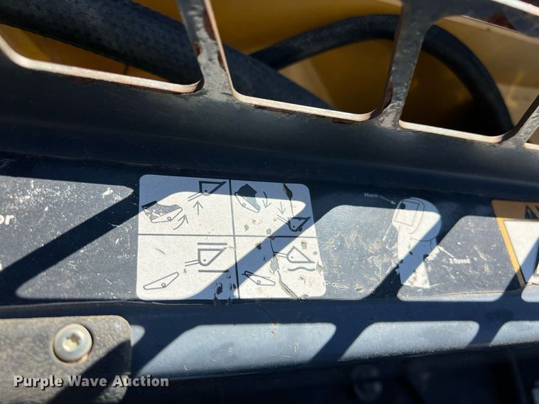 image for item KV9869 2012 John Deere 328D skid steer loader