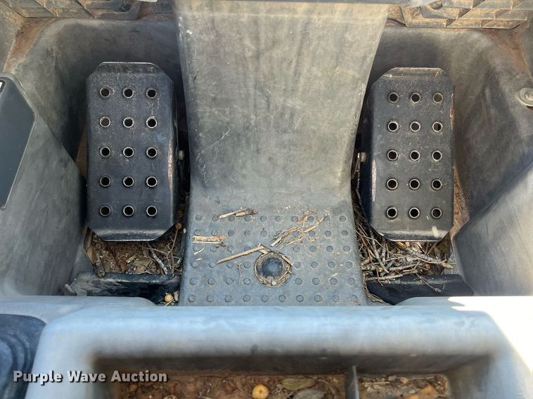 image for item KV9869 2012 John Deere 328D skid steer loader