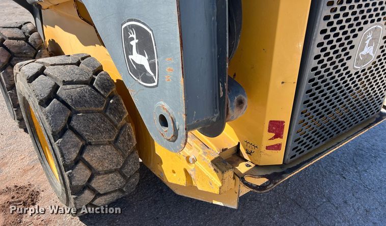image for item KV9870 2012 John Deere 328D skid steer loader