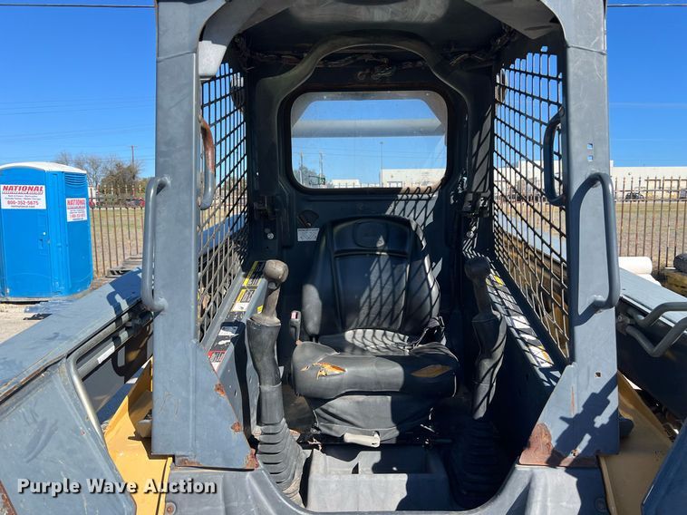 image for item KV9870 2012 John Deere 328D skid steer loader