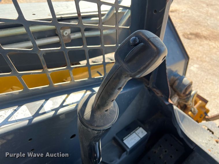 image for item KV9870 2012 John Deere 328D skid steer loader