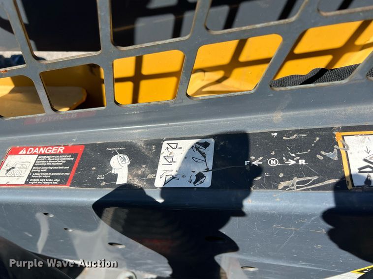 image for item KV9870 2012 John Deere 328D skid steer loader