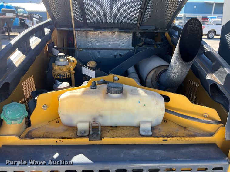 image for item KV9870 2012 John Deere 328D skid steer loader