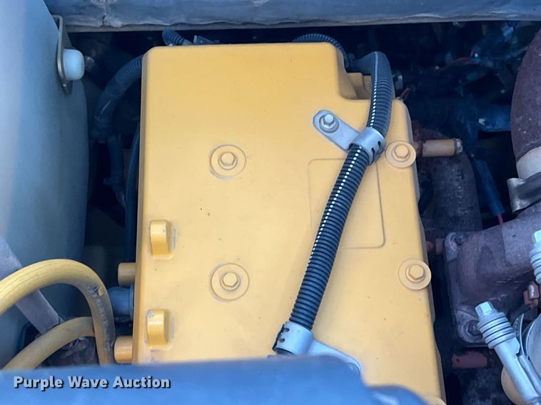 image for item KV9870 2012 John Deere 328D skid steer loader