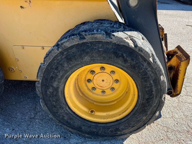 image for item KV9870 2012 John Deere 328D skid steer loader