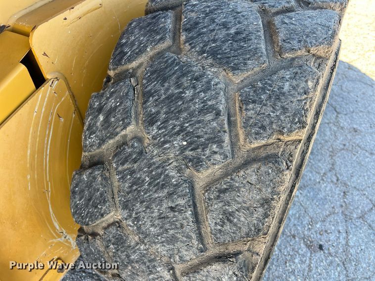 image for item KV9870 2012 John Deere 328D skid steer loader