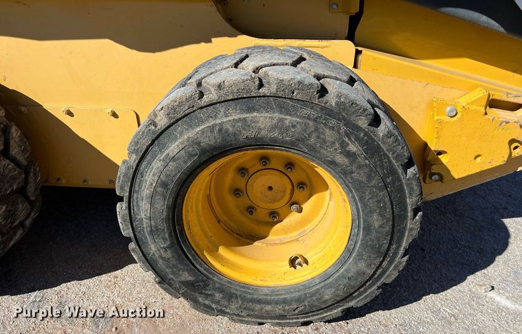 image for item KV9870 2012 John Deere 328D skid steer loader