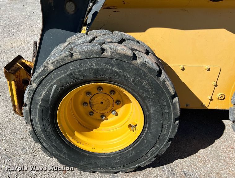 image for item KV9870 2012 John Deere 328D skid steer loader