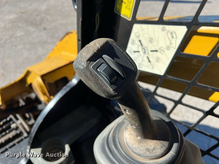 image for item KV9871 2016 Caterpillar 262D skid steer loader