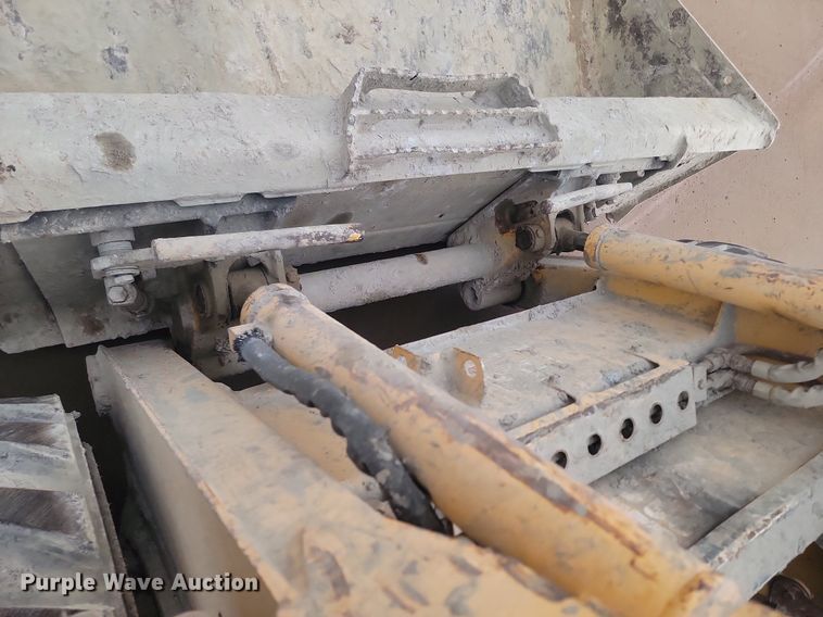 image for item LA9625 2004 Gehl 4840 skid steer loader