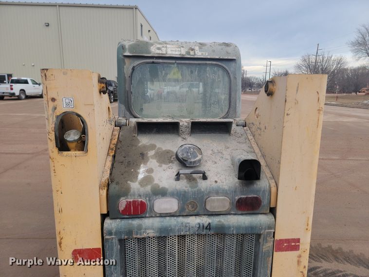 image for item LA9625 2004 Gehl 4840 skid steer loader