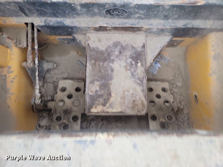 image for item LA9625 2004 Gehl 4840 skid steer loader