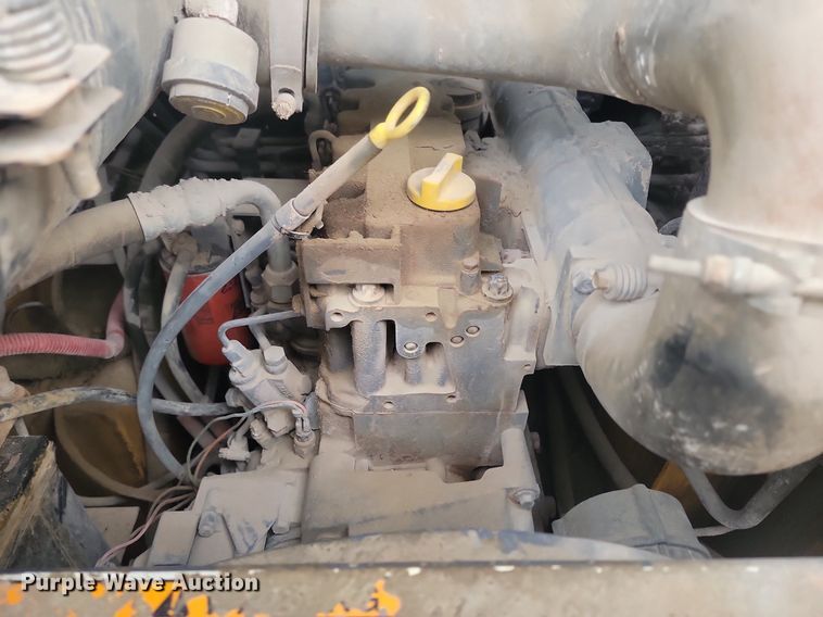 image for item LA9625 2004 Gehl 4840 skid steer loader