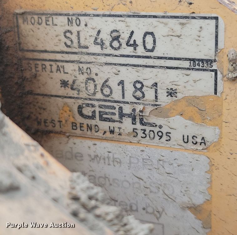 image for item LA9625 2004 Gehl 4840 skid steer loader