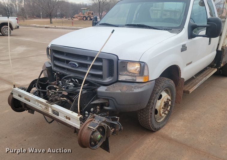 image for item LA9627 2004 Ford  F550 SuperCab flatbed truck
