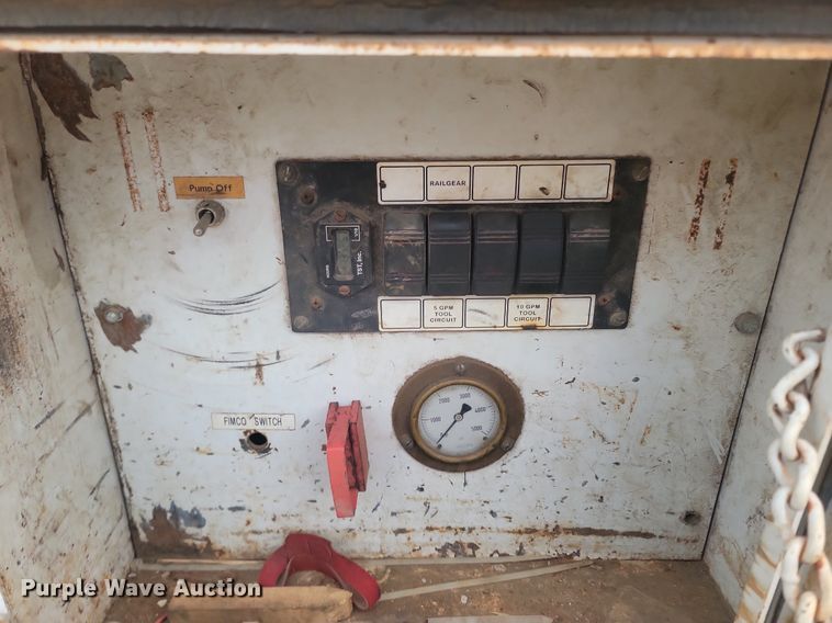 image for item LA9627 2004 Ford  F550 SuperCab flatbed truck