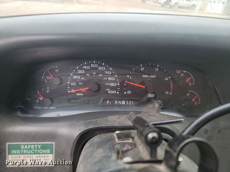 image for item LA9627 2004 Ford  F550 SuperCab flatbed truck