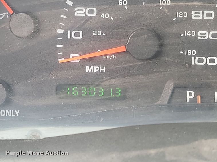 image for item LA9627 2004 Ford  F550 SuperCab flatbed truck