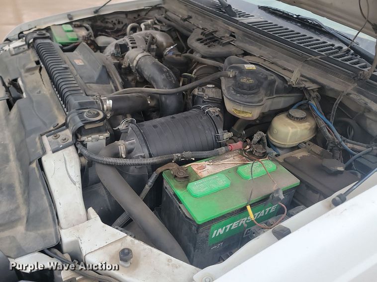 image for item LA9627 2004 Ford  F550 SuperCab flatbed truck