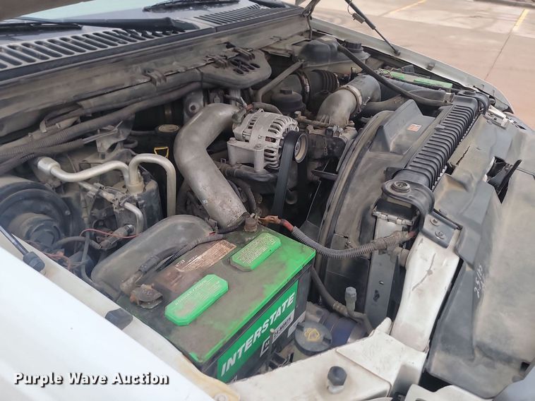 image for item LA9627 2004 Ford  F550 SuperCab flatbed truck