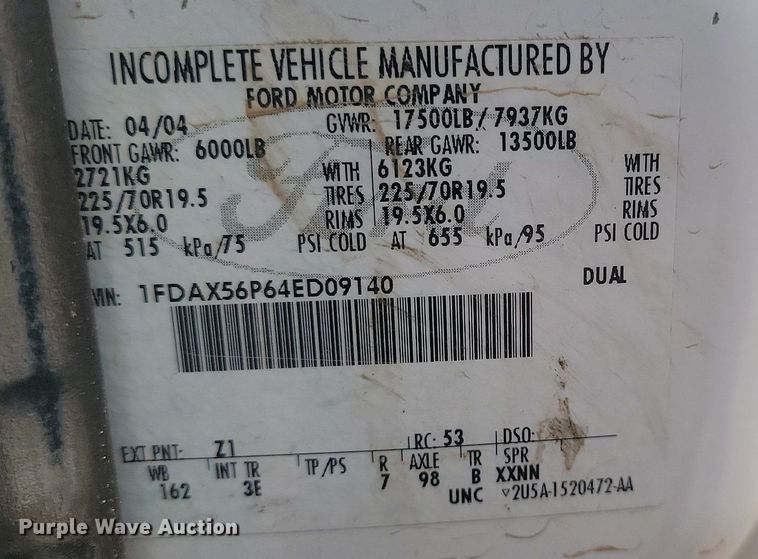 image for item LA9627 2004 Ford  F550 SuperCab flatbed truck