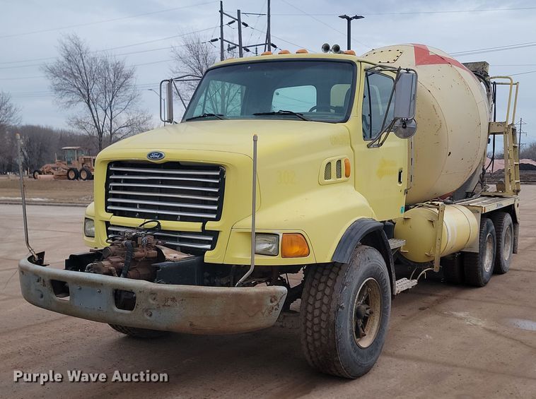 image for item LA9631 1998 Ford S86 ready mix truck