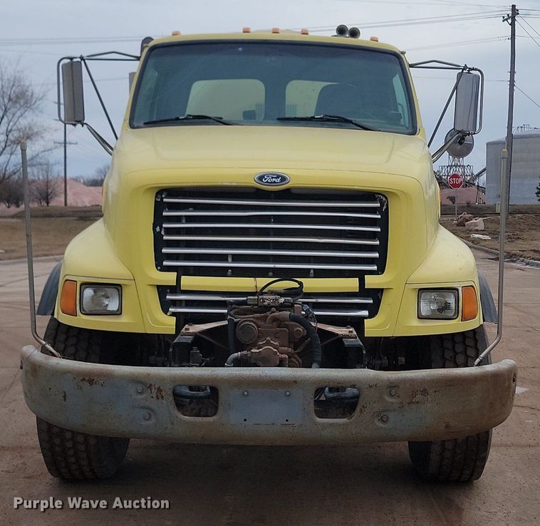 image for item LA9631 1998 Ford S86 ready mix truck