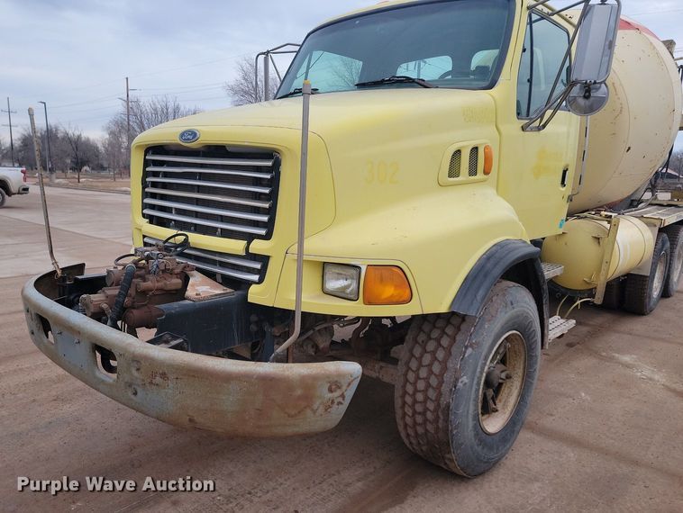 image for item LA9631 1998 Ford S86 ready mix truck