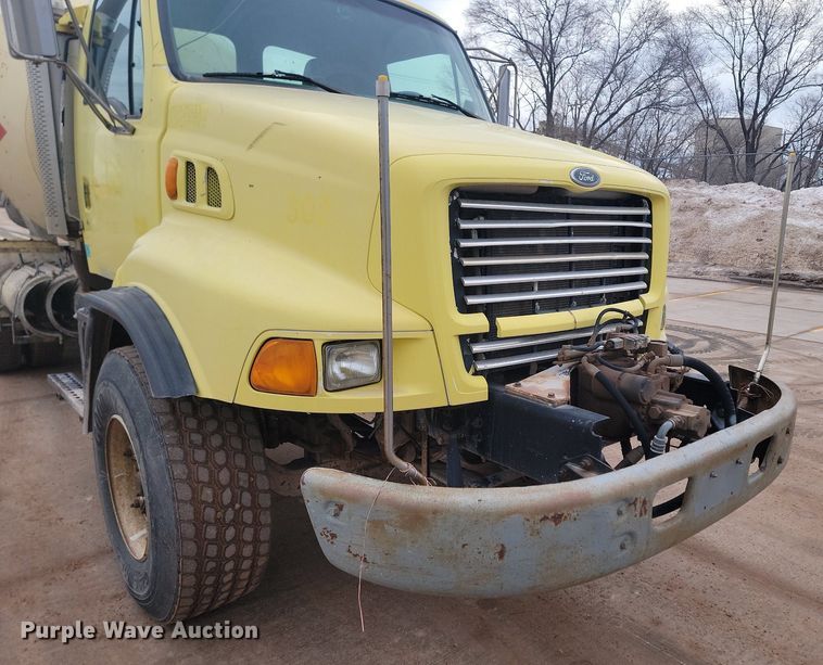 image for item LA9631 1998 Ford S86 ready mix truck