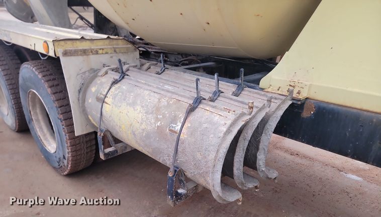 image for item LA9631 1998 Ford S86 ready mix truck