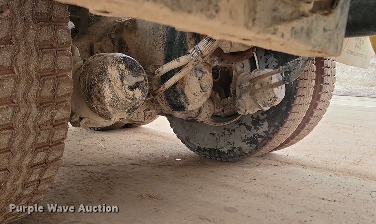 image for item LA9631 1998 Ford S86 ready mix truck