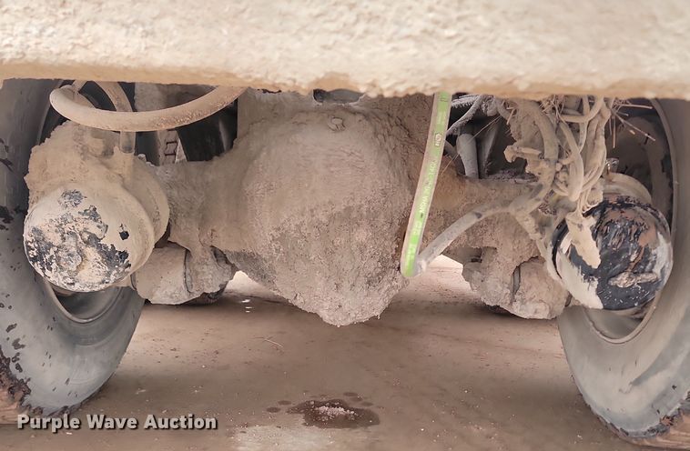 image for item LA9631 1998 Ford S86 ready mix truck