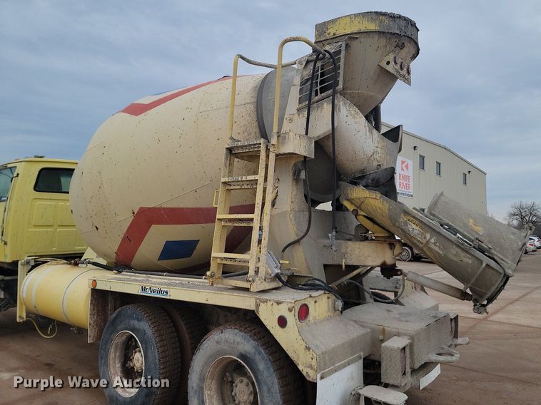 image for item LA9631 1998 Ford S86 ready mix truck