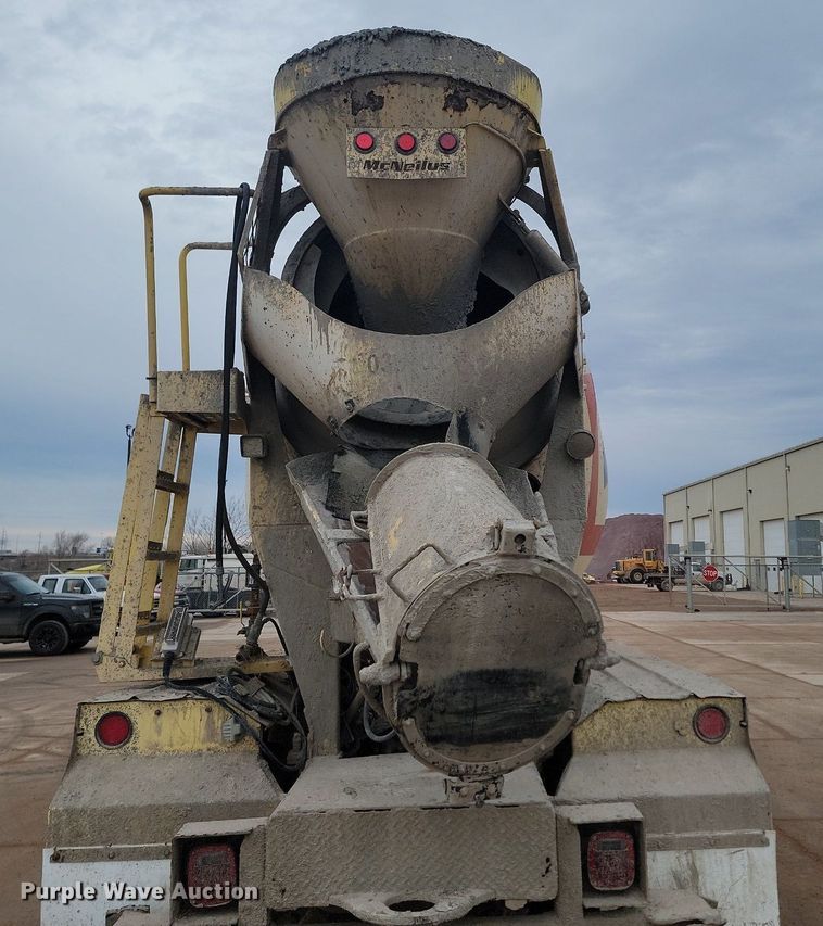 image for item LA9631 1998 Ford S86 ready mix truck