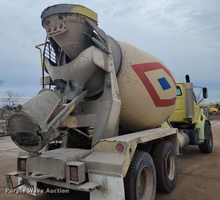 image for item LA9631 1998 Ford S86 ready mix truck