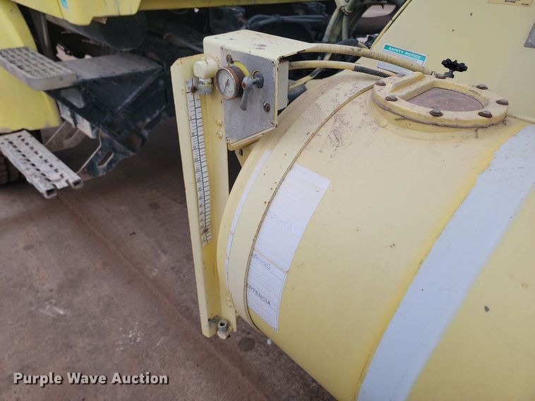 image for item LA9631 1998 Ford S86 ready mix truck