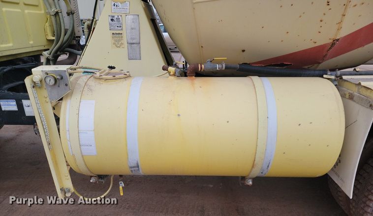 image for item LA9631 1998 Ford S86 ready mix truck