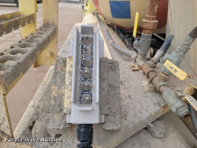 image for item LA9631 1998 Ford S86 ready mix truck