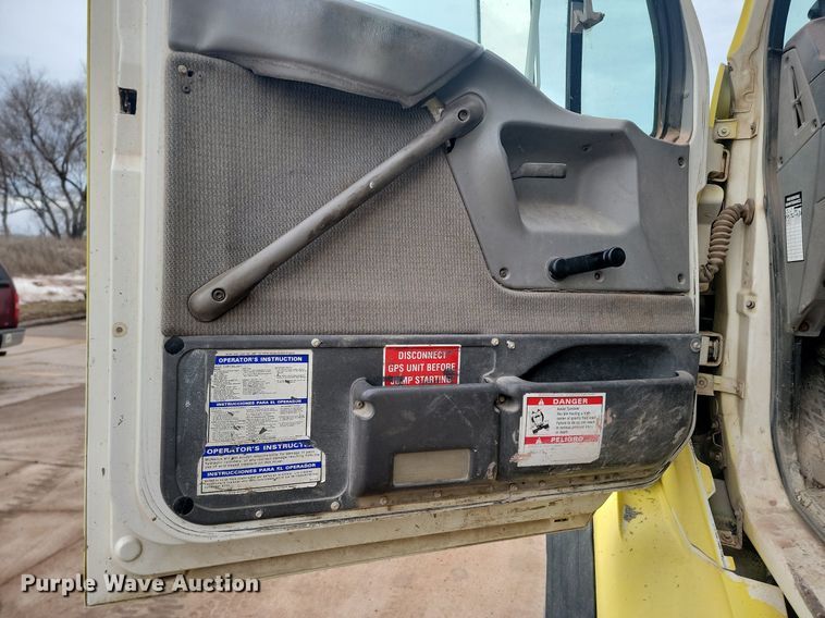 image for item LA9631 1998 Ford S86 ready mix truck