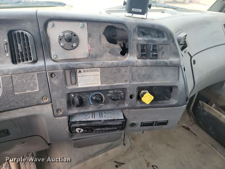 image for item LA9631 1998 Ford S86 ready mix truck