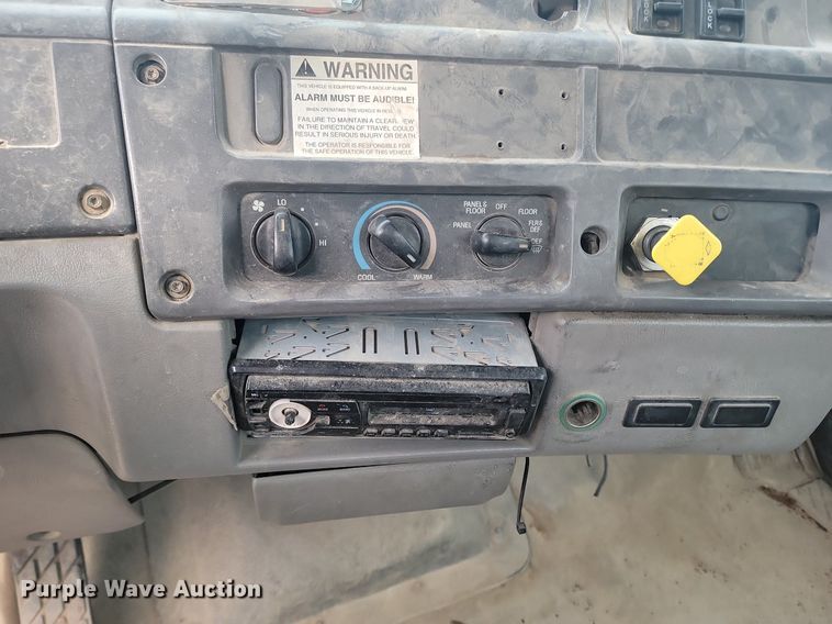 image for item LA9631 1998 Ford S86 ready mix truck