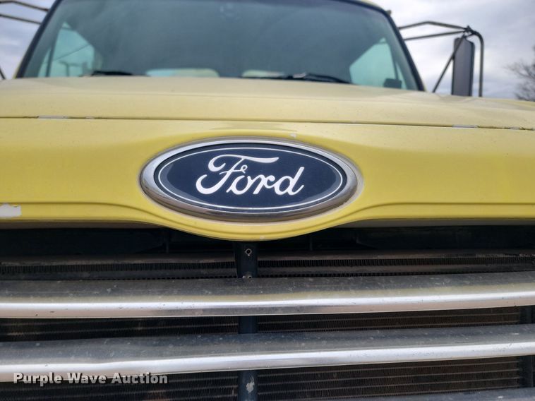 image for item LA9631 1998 Ford S86 ready mix truck