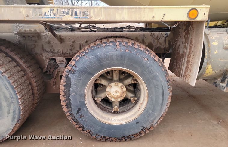 image for item LA9631 1998 Ford S86 ready mix truck