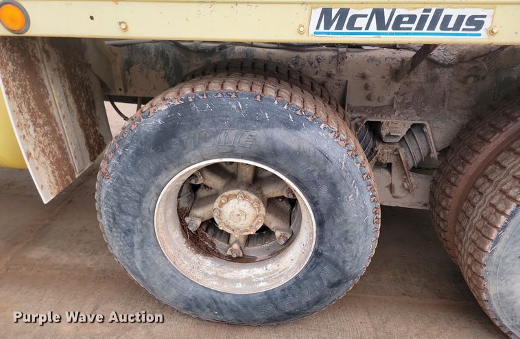 image for item LA9631 1998 Ford S86 ready mix truck