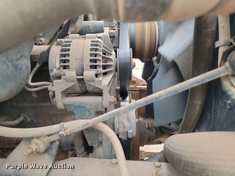 image for item LA9632 2002 International  7400  ready mix truck