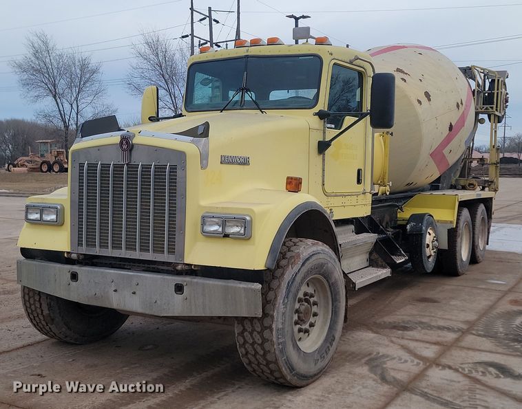 image for item LA9633 2003 Kenworth W900 ready mix truck